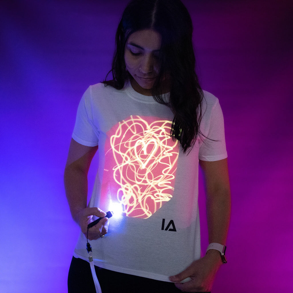 Children'S Interactive Glow in the Dark T-Shirt in White & Pink Glow
