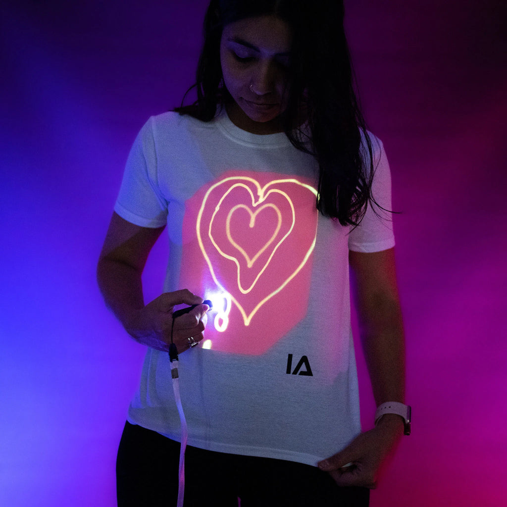Children'S Interactive Glow in the Dark T-Shirt in White & Pink Glow